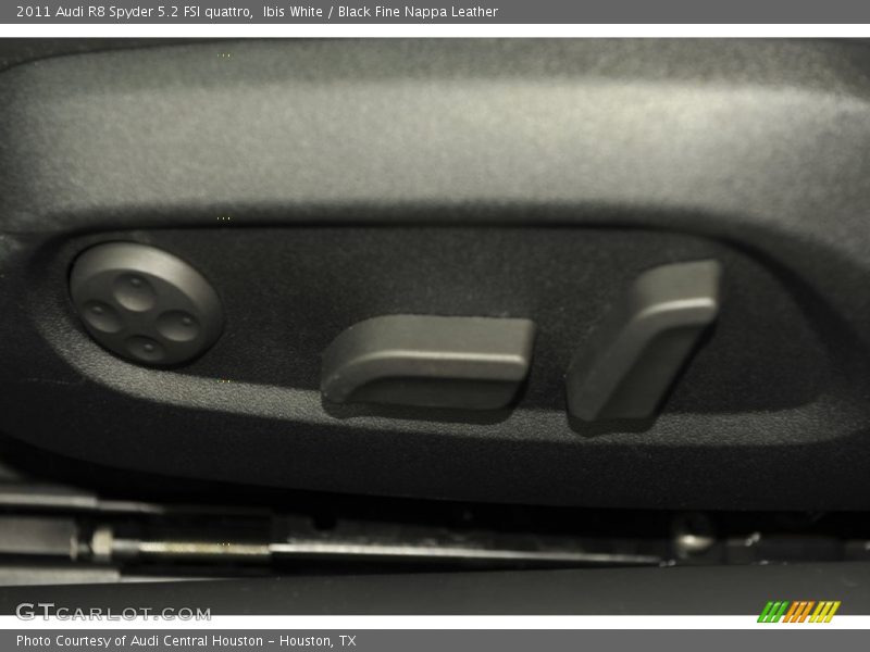 Ibis White / Black Fine Nappa Leather 2011 Audi R8 Spyder 5.2 FSI quattro