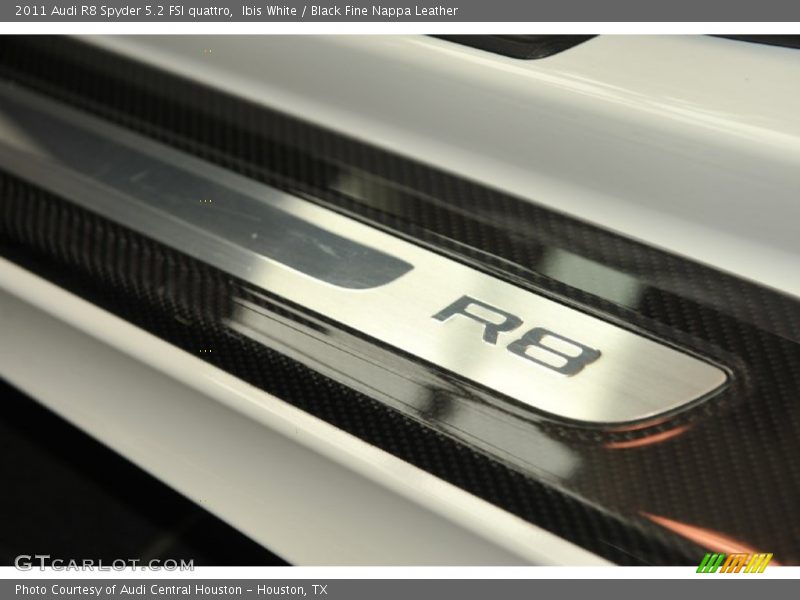 Ibis White / Black Fine Nappa Leather 2011 Audi R8 Spyder 5.2 FSI quattro