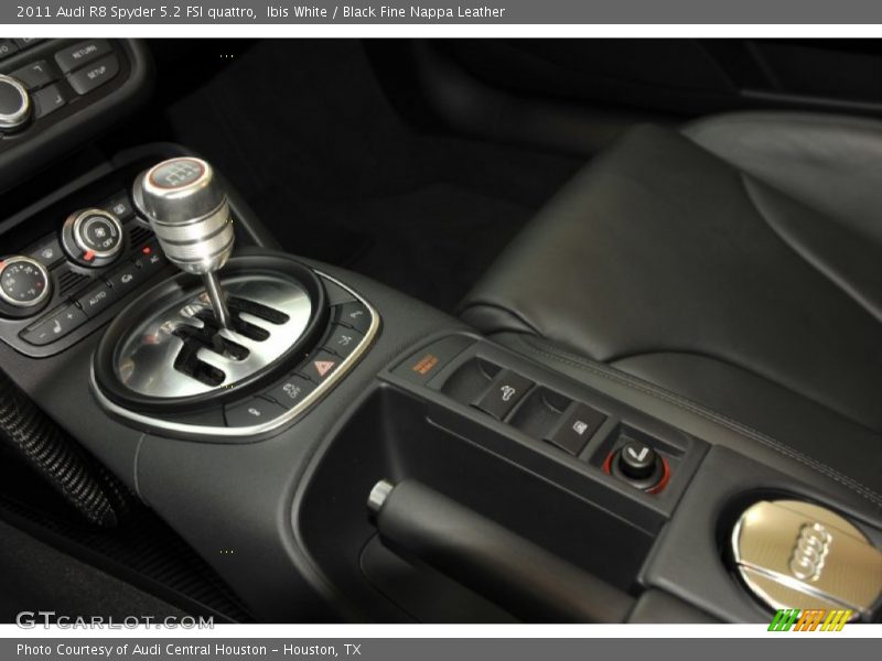 2011 R8 Spyder 5.2 FSI quattro 6 Speed Manual Shifter