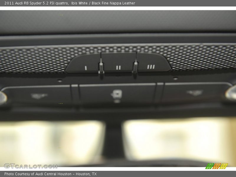 Ibis White / Black Fine Nappa Leather 2011 Audi R8 Spyder 5.2 FSI quattro