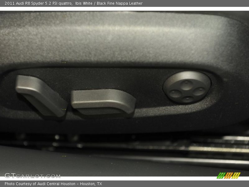 Ibis White / Black Fine Nappa Leather 2011 Audi R8 Spyder 5.2 FSI quattro