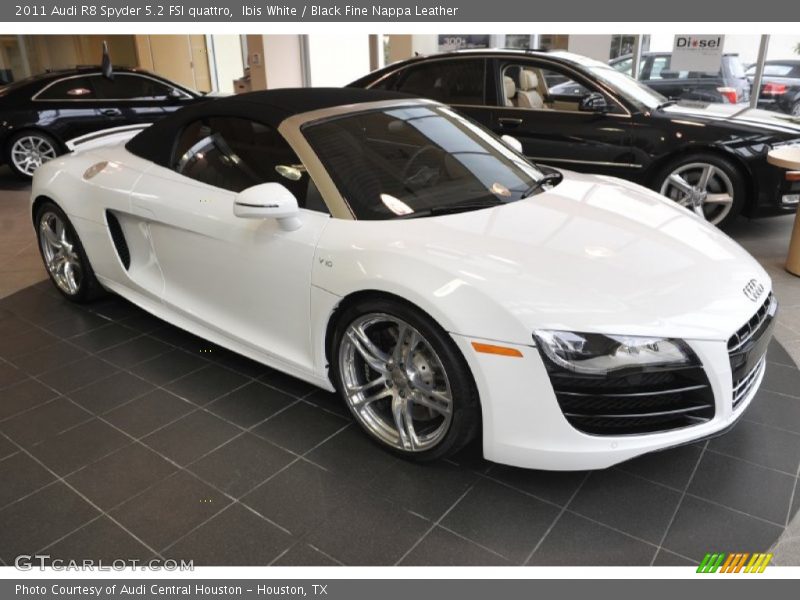 Front 3/4 View of 2011 R8 Spyder 5.2 FSI quattro