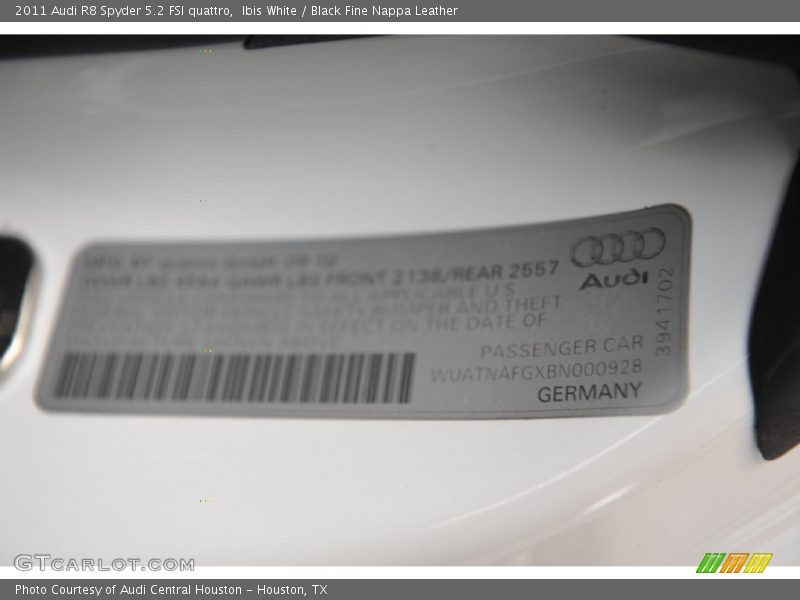 Ibis White / Black Fine Nappa Leather 2011 Audi R8 Spyder 5.2 FSI quattro