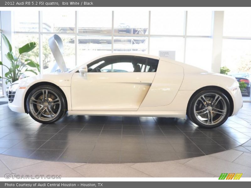 Ibis White / Black 2012 Audi R8 5.2 FSI quattro