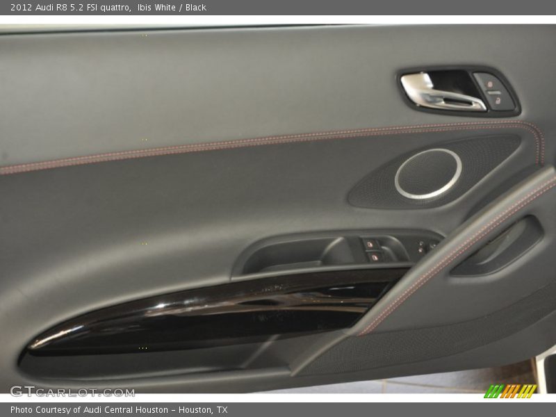 Ibis White / Black 2012 Audi R8 5.2 FSI quattro