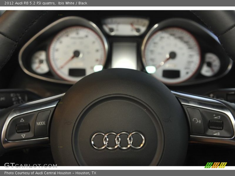 Ibis White / Black 2012 Audi R8 5.2 FSI quattro