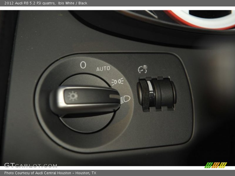 Controls of 2012 R8 5.2 FSI quattro