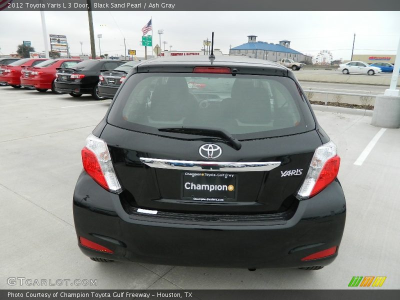 Black Sand Pearl / Ash Gray 2012 Toyota Yaris L 3 Door