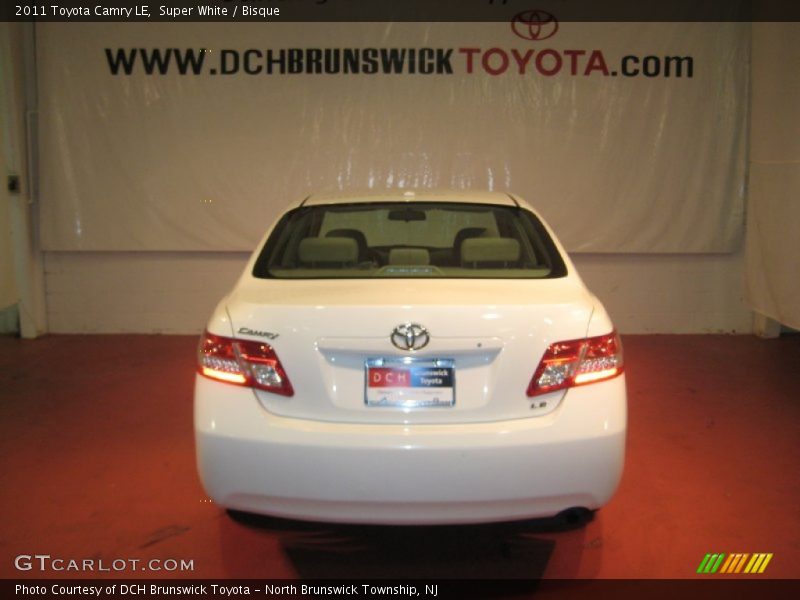 Super White / Bisque 2011 Toyota Camry LE