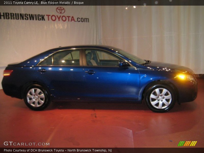 Blue Ribbon Metallic / Bisque 2011 Toyota Camry LE