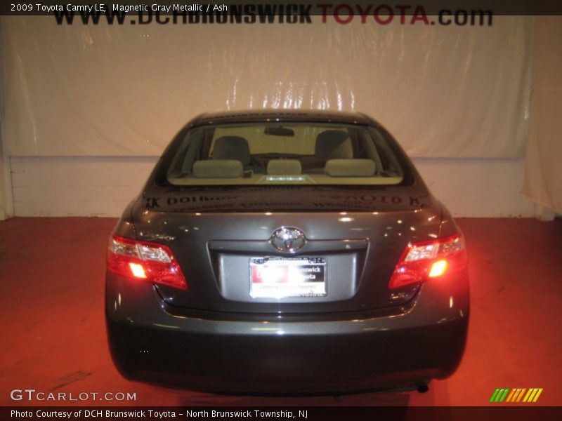 Magnetic Gray Metallic / Ash 2009 Toyota Camry LE