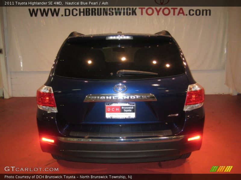 Nautical Blue Pearl / Ash 2011 Toyota Highlander SE 4WD