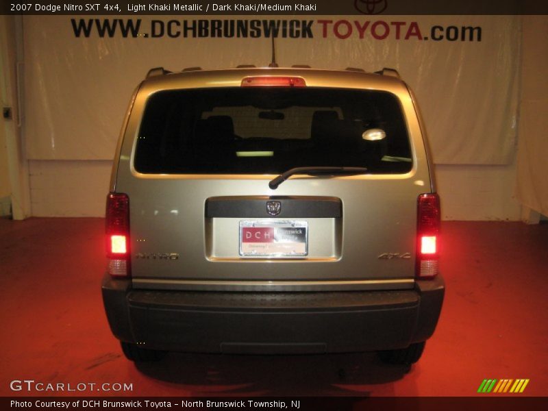 Light Khaki Metallic / Dark Khaki/Medium Khaki 2007 Dodge Nitro SXT 4x4