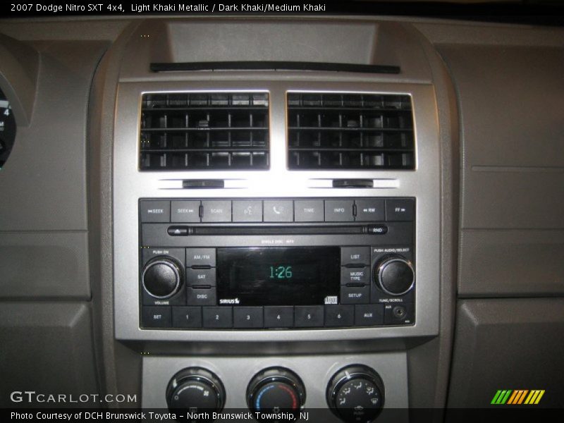 Light Khaki Metallic / Dark Khaki/Medium Khaki 2007 Dodge Nitro SXT 4x4
