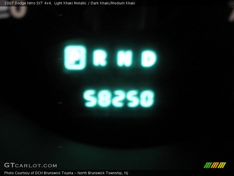 Light Khaki Metallic / Dark Khaki/Medium Khaki 2007 Dodge Nitro SXT 4x4