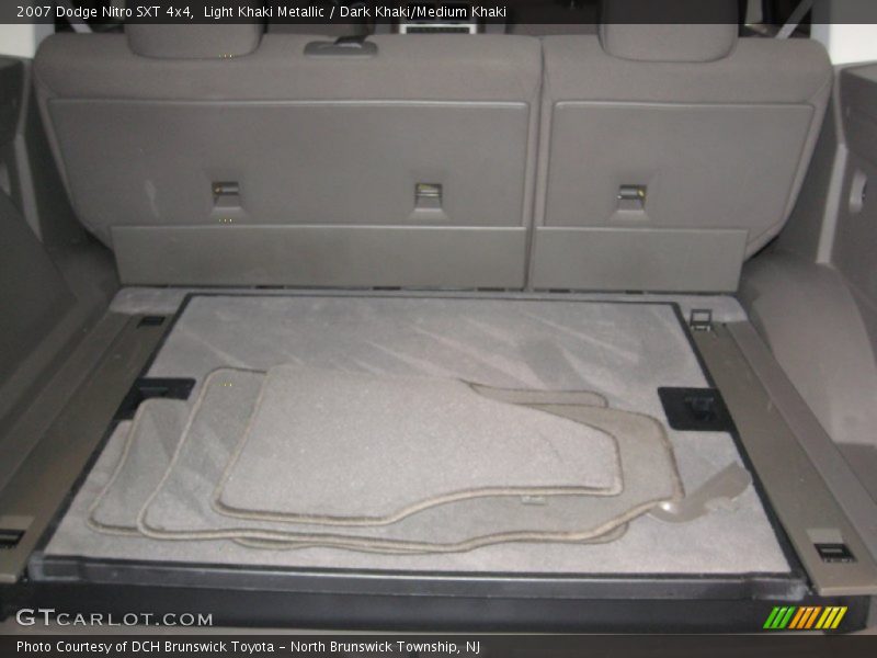 Light Khaki Metallic / Dark Khaki/Medium Khaki 2007 Dodge Nitro SXT 4x4