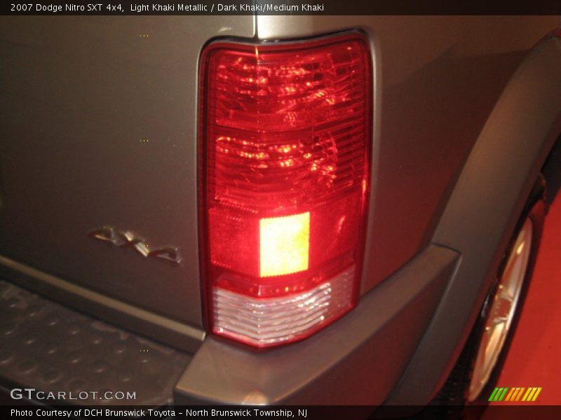 Light Khaki Metallic / Dark Khaki/Medium Khaki 2007 Dodge Nitro SXT 4x4