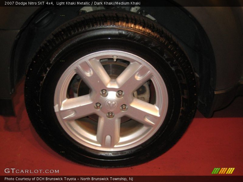 Light Khaki Metallic / Dark Khaki/Medium Khaki 2007 Dodge Nitro SXT 4x4