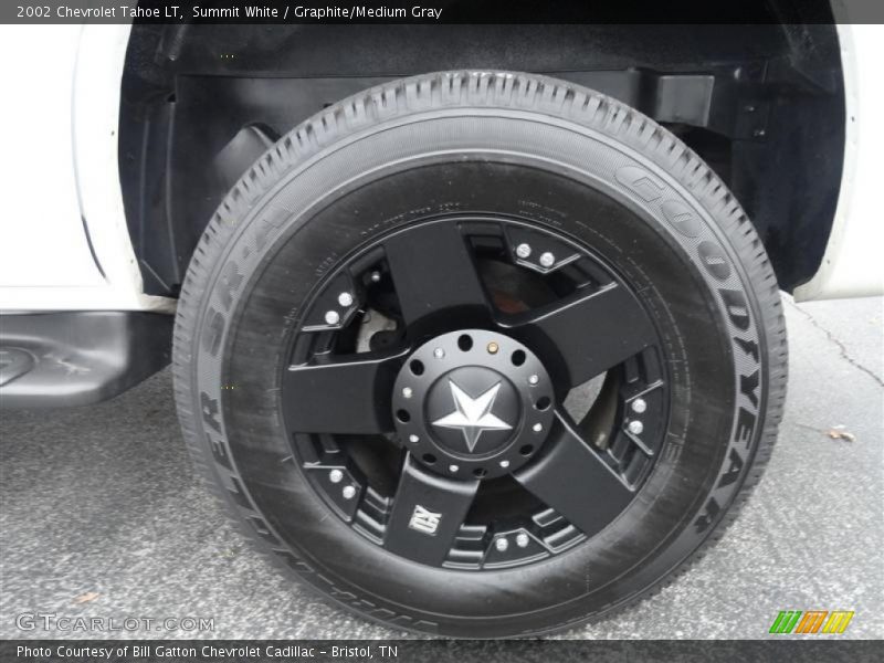 Summit White / Graphite/Medium Gray 2002 Chevrolet Tahoe LT