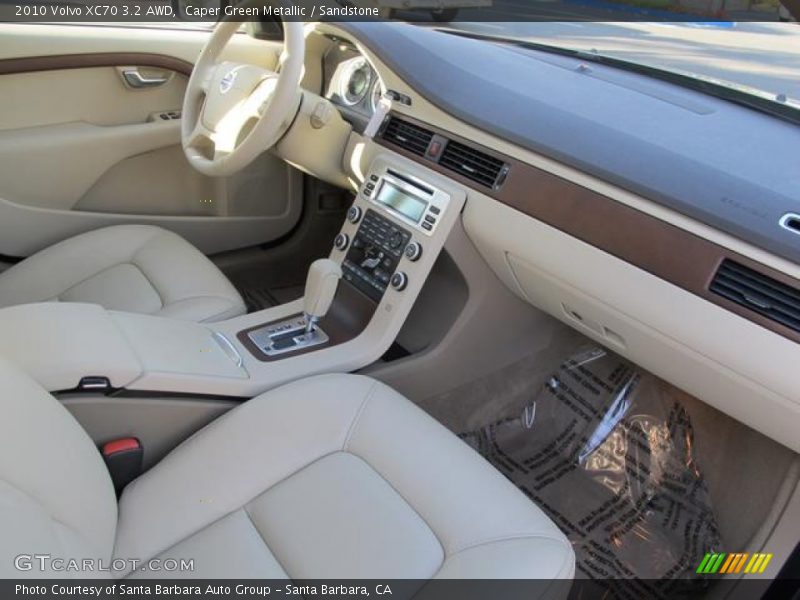 Dashboard of 2010 XC70 3.2 AWD