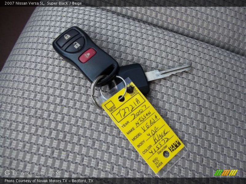 Super Black / Beige 2007 Nissan Versa SL
