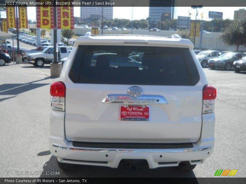 Blizzard White Pearl / Sand Beige 2011 Toyota 4Runner SR5