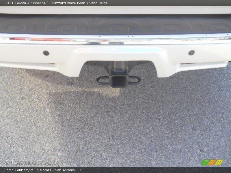 Blizzard White Pearl / Sand Beige 2011 Toyota 4Runner SR5
