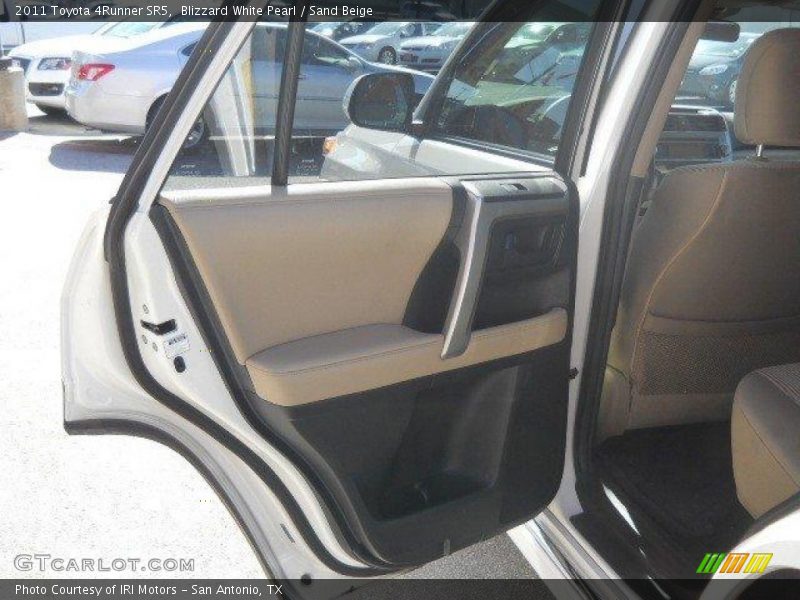 Blizzard White Pearl / Sand Beige 2011 Toyota 4Runner SR5