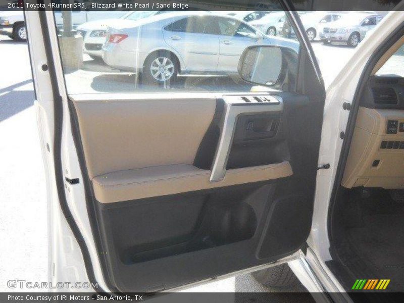 Blizzard White Pearl / Sand Beige 2011 Toyota 4Runner SR5