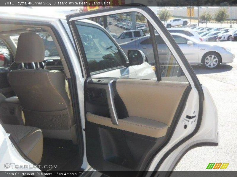 Blizzard White Pearl / Sand Beige 2011 Toyota 4Runner SR5