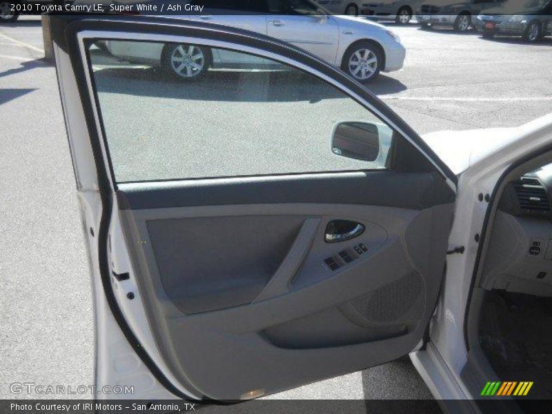Super White / Ash Gray 2010 Toyota Camry LE
