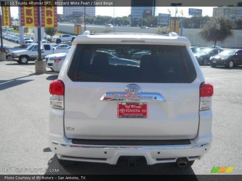 Blizzard White Pearl / Sand Beige 2011 Toyota 4Runner SR5