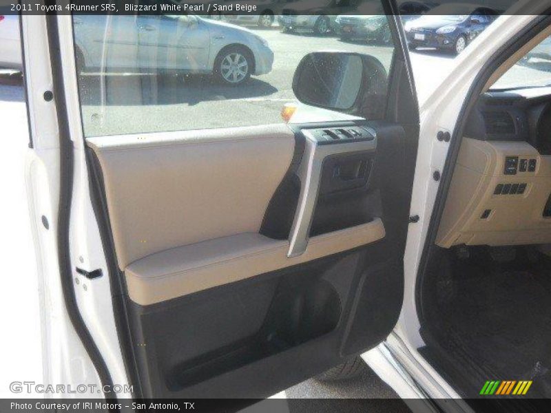 Blizzard White Pearl / Sand Beige 2011 Toyota 4Runner SR5