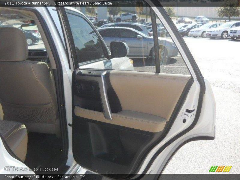Blizzard White Pearl / Sand Beige 2011 Toyota 4Runner SR5