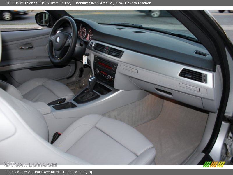Dashboard of 2010 3 Series 335i xDrive Coupe