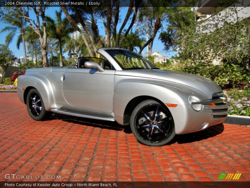 Ricochet Silver Metallic / Ebony 2004 Chevrolet SSR