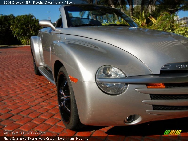 Ricochet Silver Metallic / Ebony 2004 Chevrolet SSR