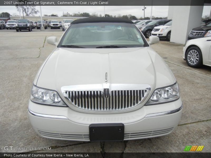 Cashmere Tri-Coat / Light Camel 2007 Lincoln Town Car Signature