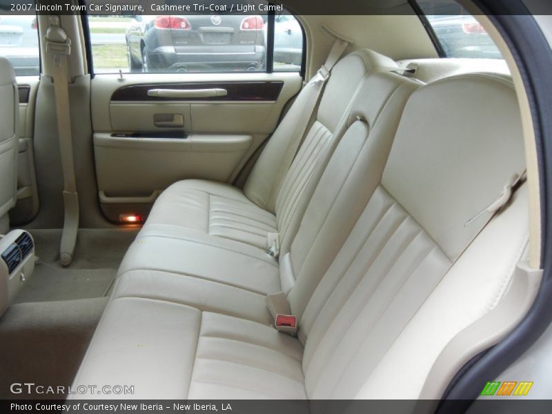 Cashmere Tri-Coat / Light Camel 2007 Lincoln Town Car Signature