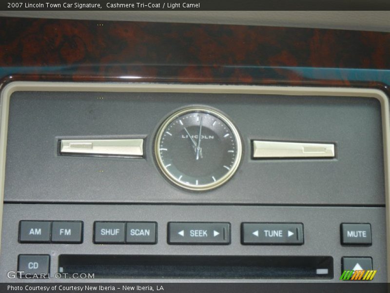 Cashmere Tri-Coat / Light Camel 2007 Lincoln Town Car Signature