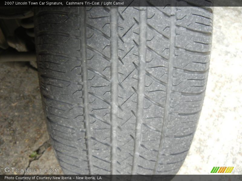 Cashmere Tri-Coat / Light Camel 2007 Lincoln Town Car Signature