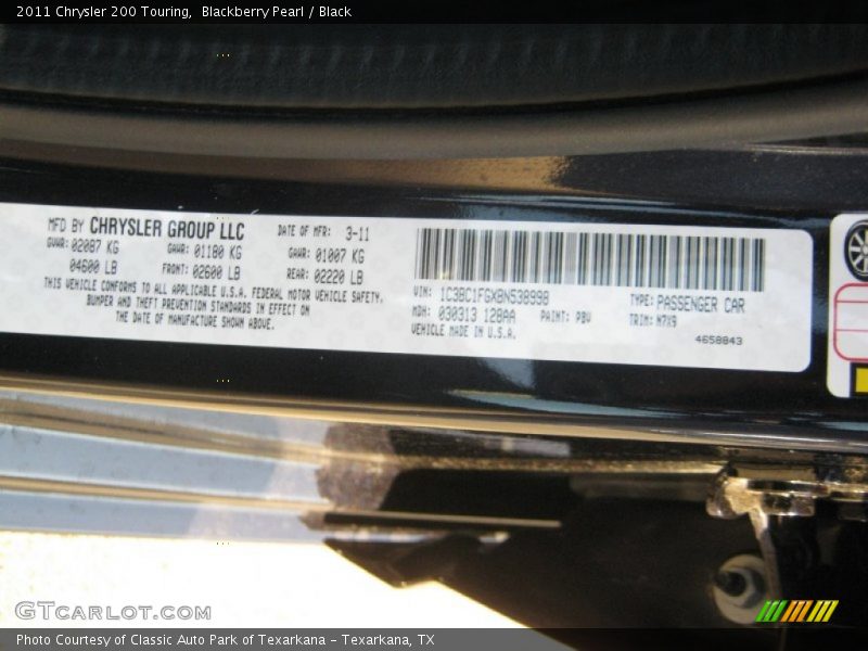 Blackberry Pearl / Black 2011 Chrysler 200 Touring