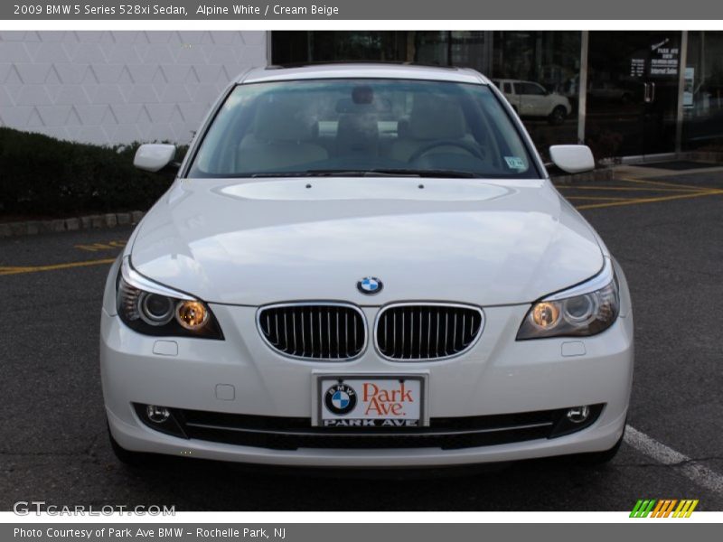 Alpine White / Cream Beige 2009 BMW 5 Series 528xi Sedan