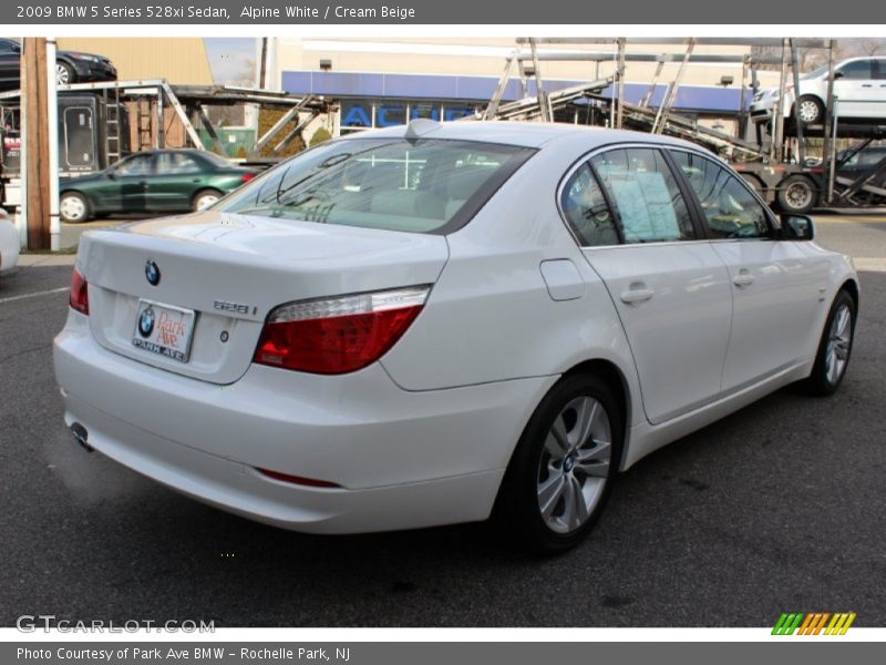 Alpine White / Cream Beige 2009 BMW 5 Series 528xi Sedan