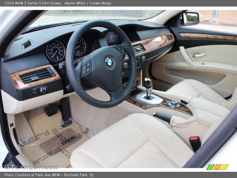 Alpine White / Cream Beige 2009 BMW 5 Series 528xi Sedan
