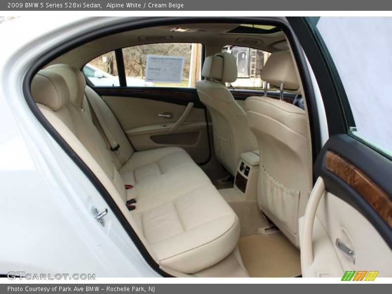 Alpine White / Cream Beige 2009 BMW 5 Series 528xi Sedan