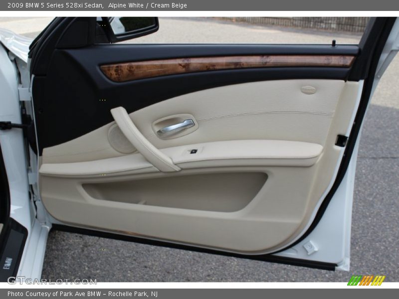Alpine White / Cream Beige 2009 BMW 5 Series 528xi Sedan