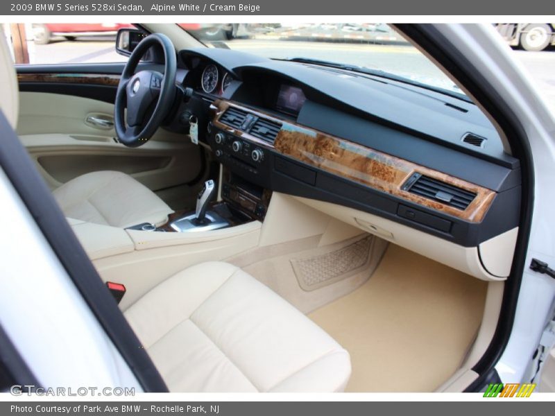 Alpine White / Cream Beige 2009 BMW 5 Series 528xi Sedan