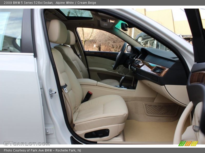 Alpine White / Cream Beige 2009 BMW 5 Series 528xi Sedan