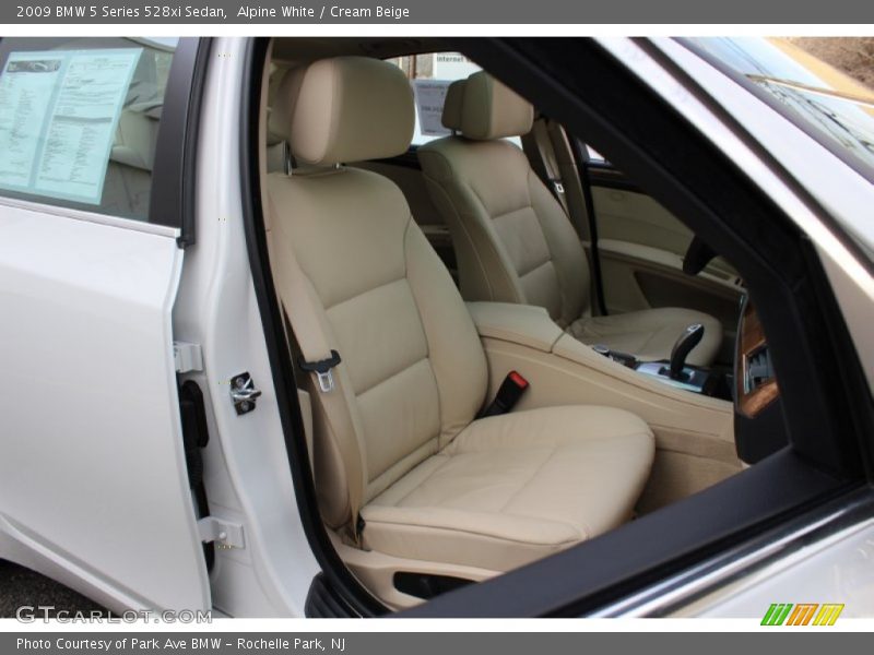 Alpine White / Cream Beige 2009 BMW 5 Series 528xi Sedan